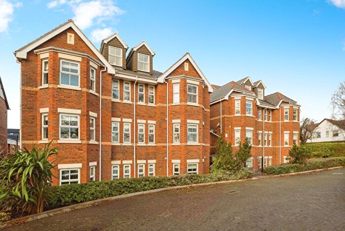 3 Bedroom Flat For Sale In Hoole Road, Chester, Cheshire, CH2
