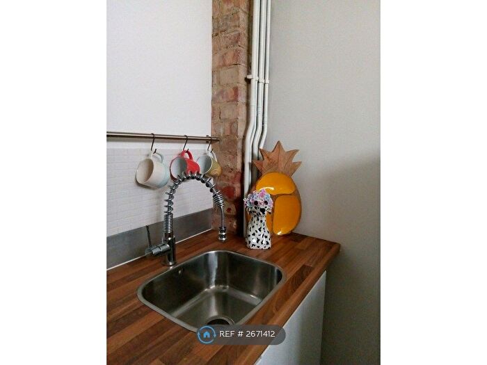 1 Bedroom Flat To Rent In Battersea Bridge Road, London, SW11