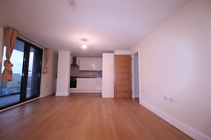 1 Bedroom Flat To Rent In , High Road, IG1