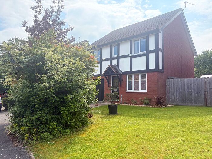 4 Bedroom Detached House For Sale In Courtney Close, Stonehills, Tewkesbury, GL20