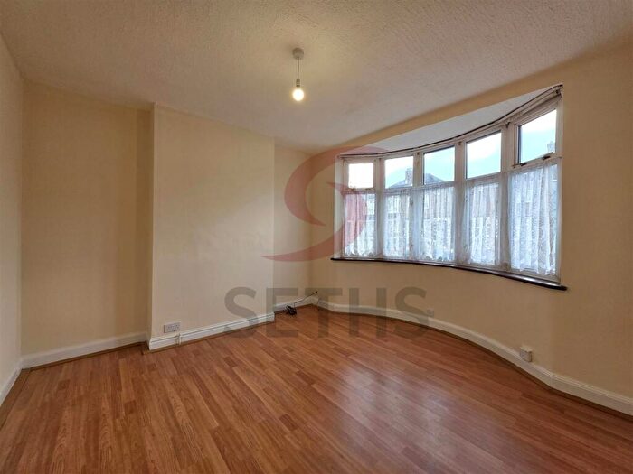 4 Bedroom Semi-Detached House To Rent In Purley Road, Belgrave, Leicester, LE4