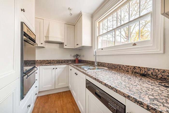 1 Bedroom Flat To Rent In Onslow Gardens, South Kensington, London, SW7