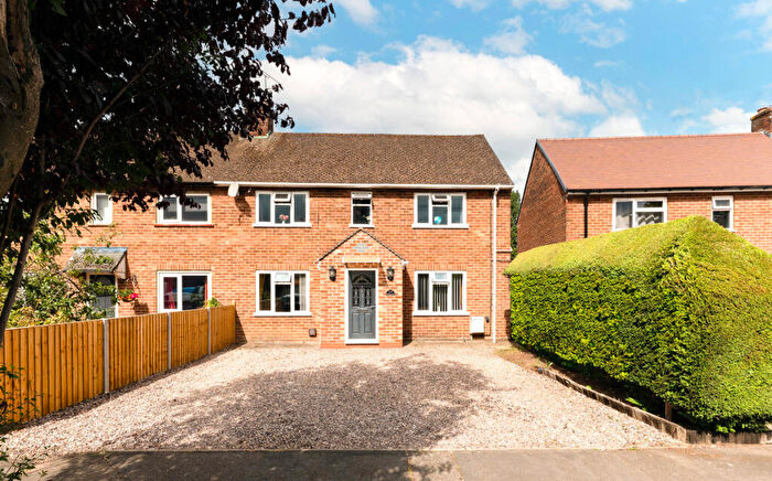 4 Bedroom Semi Detached House For Sale In Warren Field, Ryton On Dunsmore, CV8