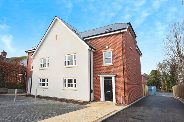 5 Bedroom Semi-Detached House For Sale In Thaxted Road, Saffron Walden, CB11