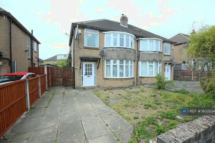 3 Bedroom Semi-Detached House To Rent In Carr Manor View, Leeds, LS17