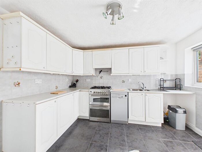 3 Bedroom End Of Terrace House To Rent In Agincourt Road, Coventry, CV3