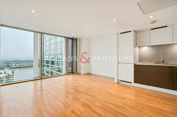 1 Bedroom Apartment For Sale In Landmark East, Canary Wharf, E14