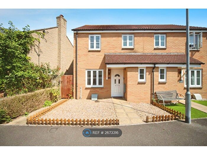 3 Bedroom Semi Detached House To Rent In Toulouse Road, Bridgwater, TA6