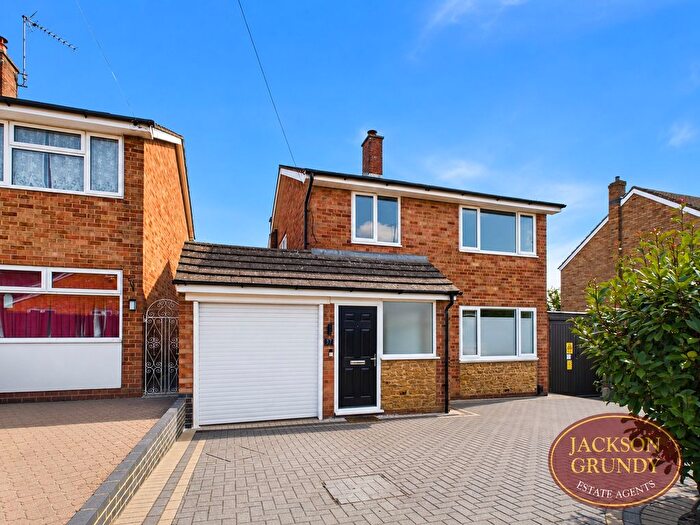 3 Bedroom Detached House For Sale In Taunton Avenue, Northampton, NN3