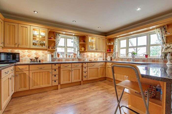 5 Bedroom Detached House For Sale In Leverington Common, Leverington, PE13