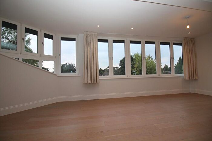 2 Bedroom Apartment To Rent In The Grove, Bath Road, Maidenhead, SL6