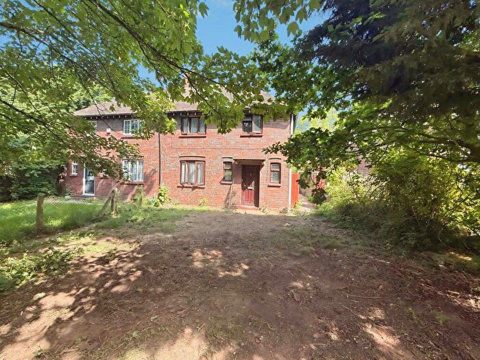 3 Bedroom Semi Detached House For Sale In Cobham Road, Kidderminster, DY10