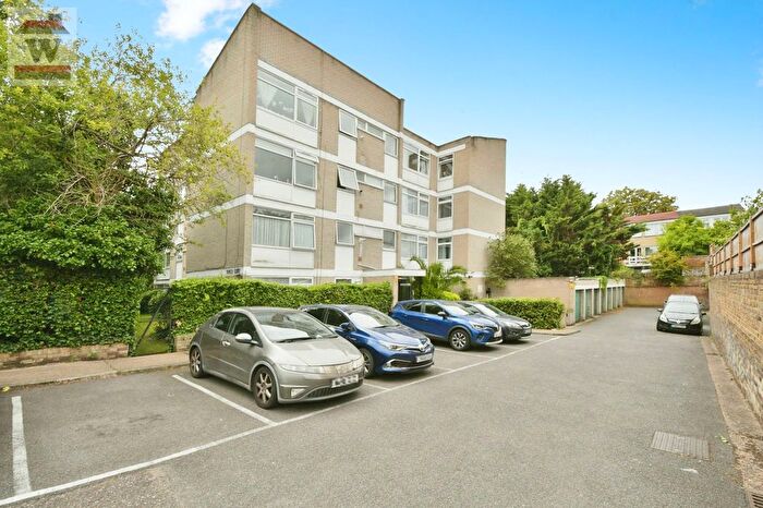 2 Bedroom Flat To Rent In College Road, Isleworth, TW7