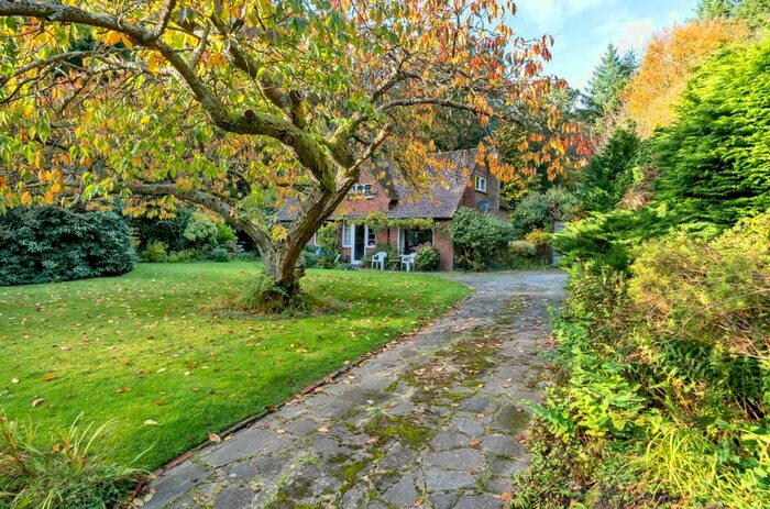 3 Bedroom Detached House For Sale In Sandy Lane, Haslemere, GU27