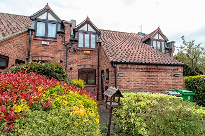 2 Bedroom Mews For Sale In Old Lodge Drive, Sherwood, Nottingham, NG5