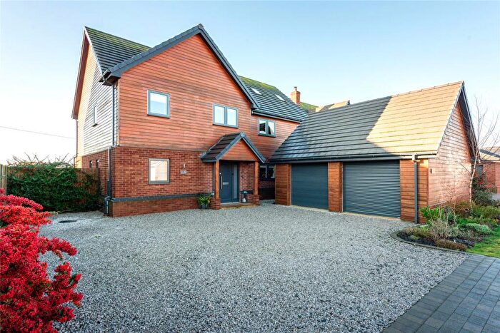 4 Bedroom Detached House For Sale In Wooding Close, Houghton Conquest, Bedfordshire, MK45