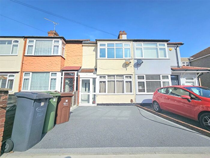 2 Bedroom Terraced House To Rent In Gorseway, Romford, RM7