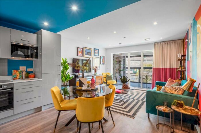 2 Bedroom Apartment For Sale In Timberworks, Cromwell Rd, CB1