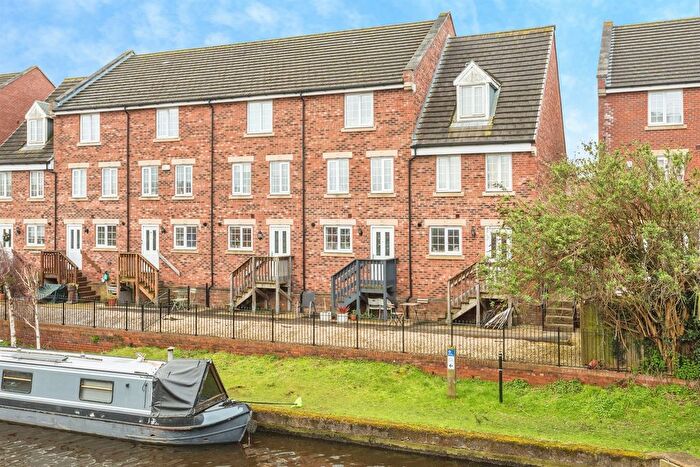 4 Bedroom Terraced House For Sale In Chancel Road, Wakefield, WF1