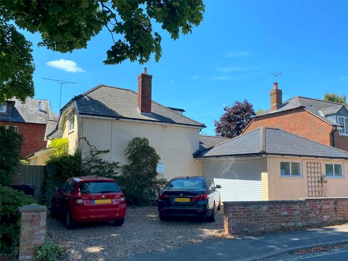 3 Bedroom Detached House To Rent In Woodley Lane, Romsey, Hampshire, SO51