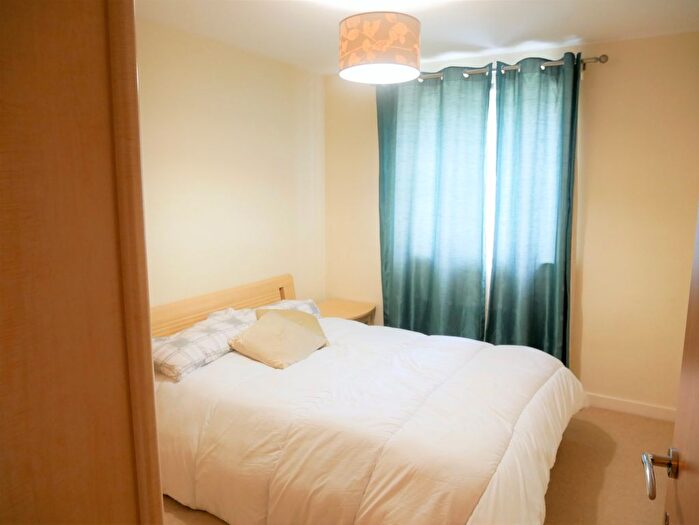 2 Bedroom Semi-Detached House To Rent In Dudley Road, Southall, UB2