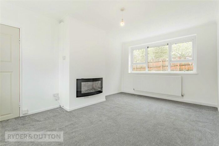 2 Bedroom Semi-Detached House For Sale In Torre Close, Middleton, Manchester, M24