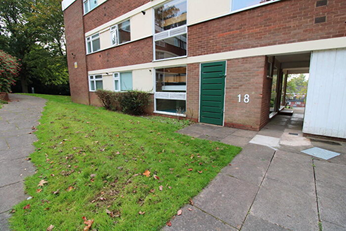 2 Bedroom Apartment To Rent In Apartment Lloyd Square, Niall Close, B15