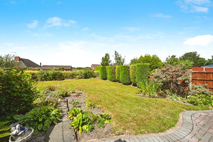 2 Bedroom Semi-Detached Bungalow For Sale In Pennine Avenue, Riddings, Alfreton, DE55