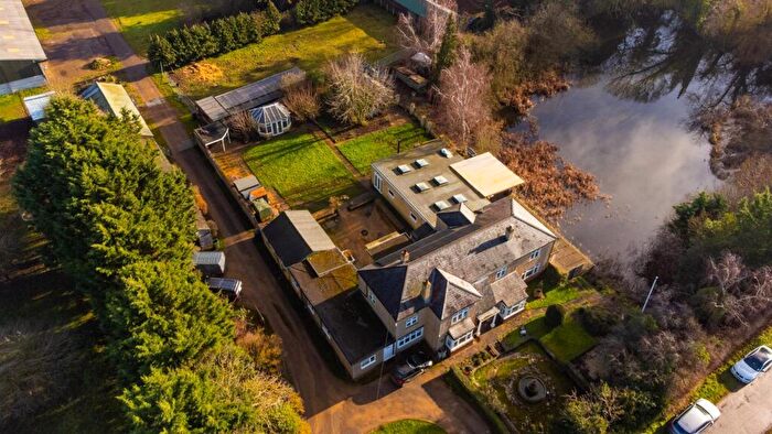 6 Bedroom Detached House For Sale In Mill Road, Maxey, Peterborough, PE6