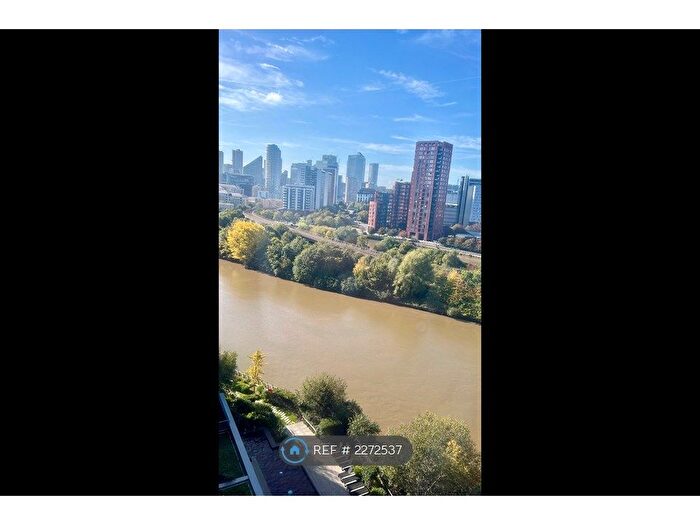 3 Bedroom Flat To Rent In Lyell Street, London, E14