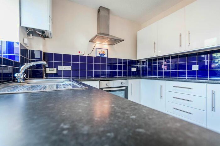 2 Bedroom Property To Rent In Perryfields Close, Redditch, B98