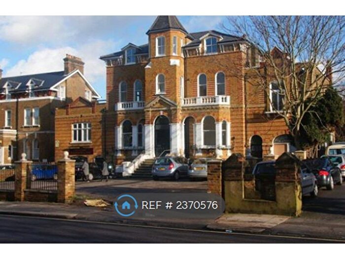 2 Bedroom Flat To Rent In Leigham Court Road, London, SW16