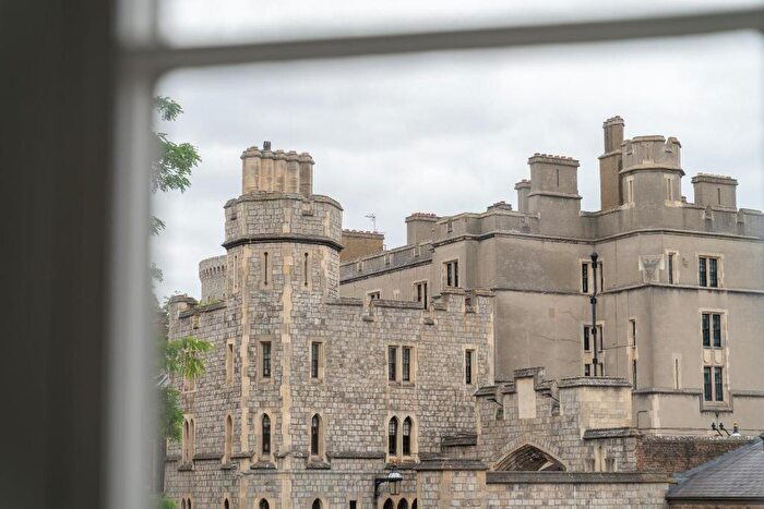 1 Bedroom Apartment For Sale In Park Street, Windsor, Berkshire, SL4