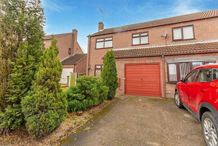 3 Bedroom Semi-Detached House To Rent In Woodhead Close, Edwinstowe, Mansfield, NG21