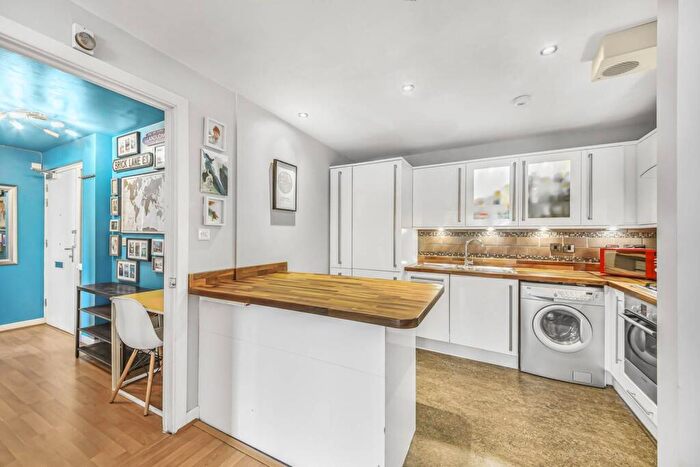 1 Bedroom Flat For Sale In Bill Faust House, Shadwell, London, E1