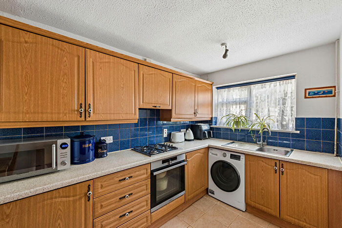 2 Bedroom Terraced House For Sale In Harrow Road, Leytonstone, E11