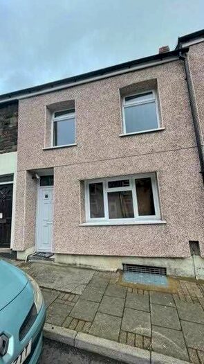 Studio To Rent In East Road, Tylorstown, Ferndale, CF43