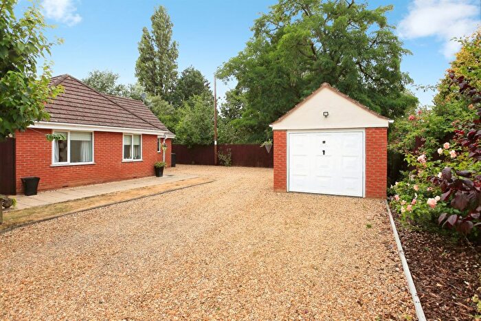 3 Bedroom Detached Bungalow For Sale In Rosedale Close, Werrington, Peterborough, PE4