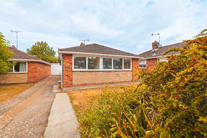2 Bedroom Detached Bungalow For Sale In Warwick Close, Neston, CH64