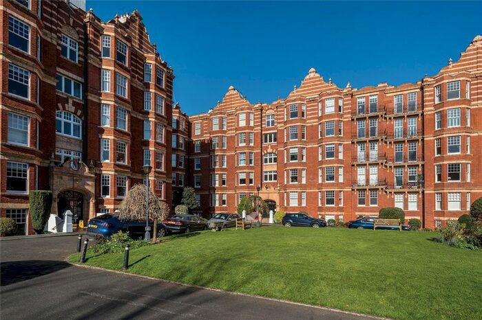 2 Bedroom Flat To Rent In Kenilworth Court, Lower Richmond Road, SW15