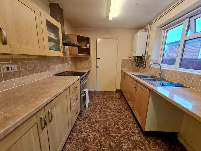 3 Bedroom Terraced House To Rent In Cromwell Road, Bedford, MK40