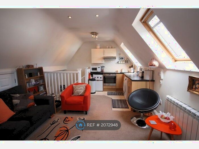 1 Bedroom Flat To Rent In Somerford Road, Christchurch, BH23