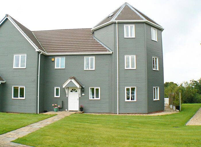 4 Bedroom End Of Terrace House To Rent In Wiltshire Crescent, The Wiltshire Leisure Village, SN4