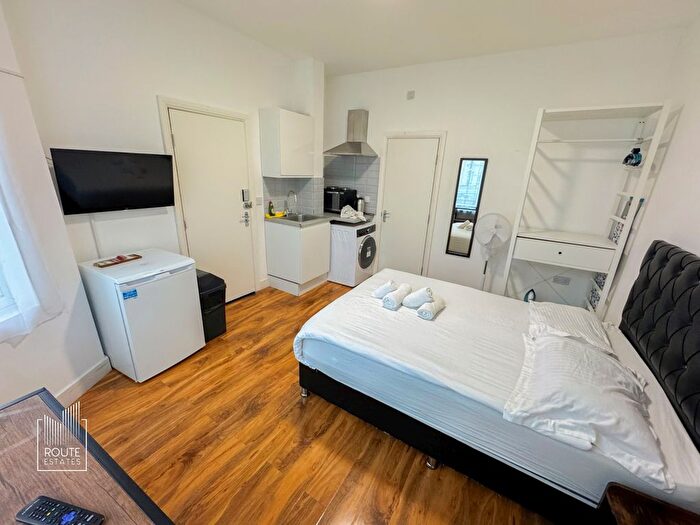 Studio To Rent In Meads Road, Wood Green, N22