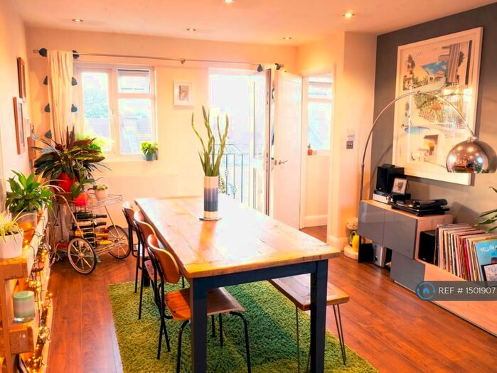 2 Bedroom Flat To Rent In Westbury Avenue, London, N22