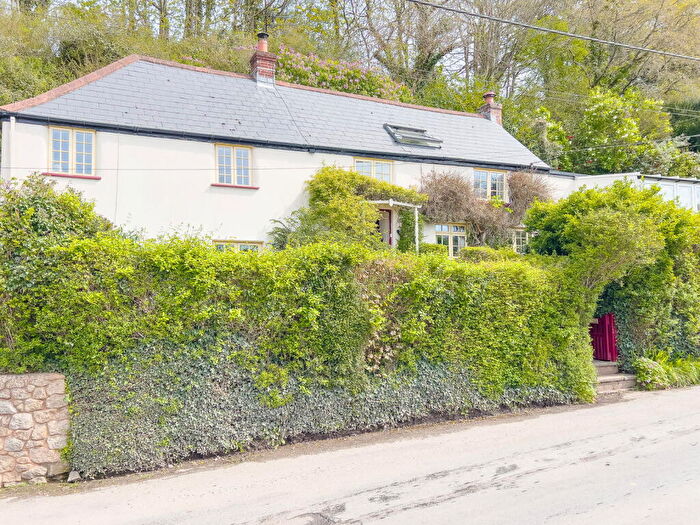 4 Bedroom Detached House For Sale In Nadderwater, Exeter, EX4