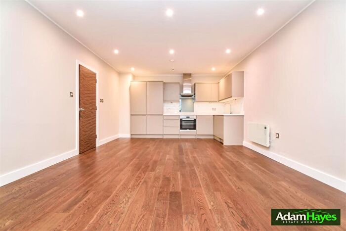 1 Bedroom Apartment To Rent In High Road, Whetstone, N20