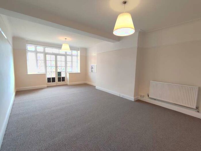 3 Bedroom Flat To Rent In Surrey Road, Margate, CT9