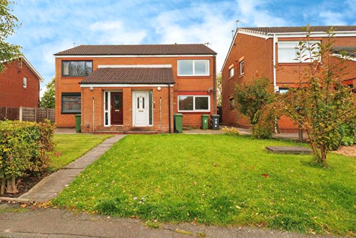 2 Bedroom Flat For Sale In City Avenue, Denton, Manchester, Greater Manchester, M34