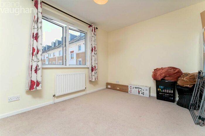 2 Bedroom Flat To Rent In Collingwood Court, The Strand, Brighton, BN2
